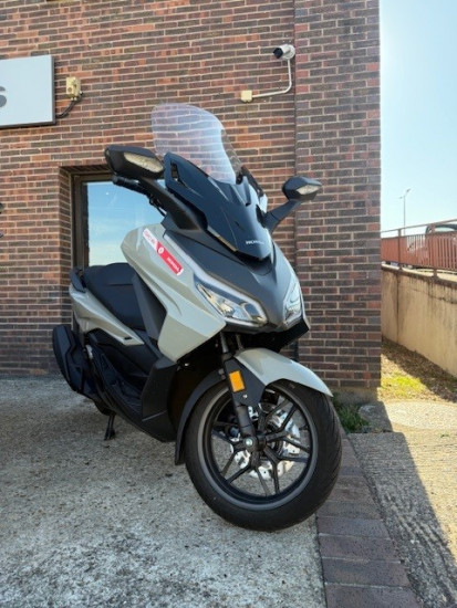 FORZA 350 - CHAMBOURCY