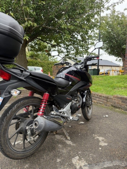 CB 125 F - CHAMBOURCY