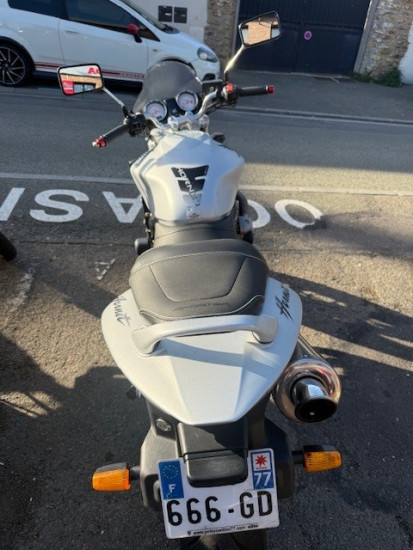 hornet 600 - CHAMBOURCY