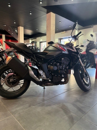 CB 1000 Hornet - CHAMBOURCY