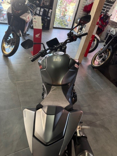 CB 1000 Hornet - CHAMBOURCY