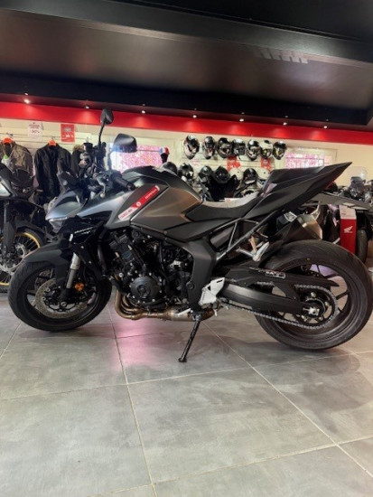 CB 1000 Hornet - CHAMBOURCY