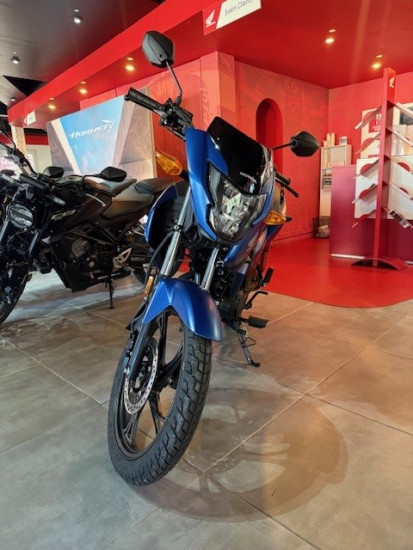 CB125 F - CHAMBOURCY