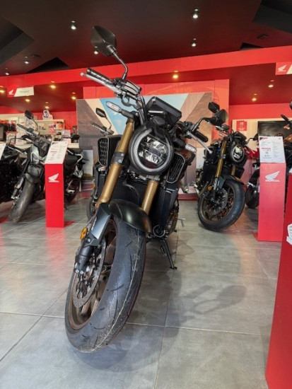 CB 650 R - CHAMBOURCY