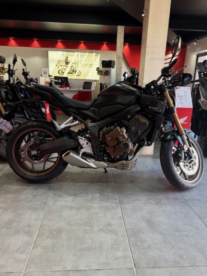 CB 650 R - CHAMBOURCY