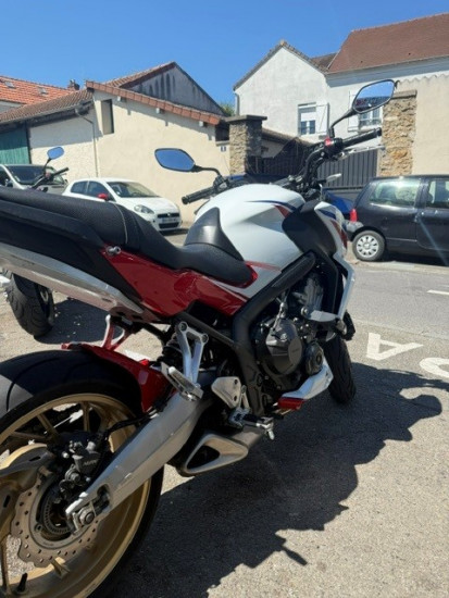 CB 650 F - CHAMBOURCY